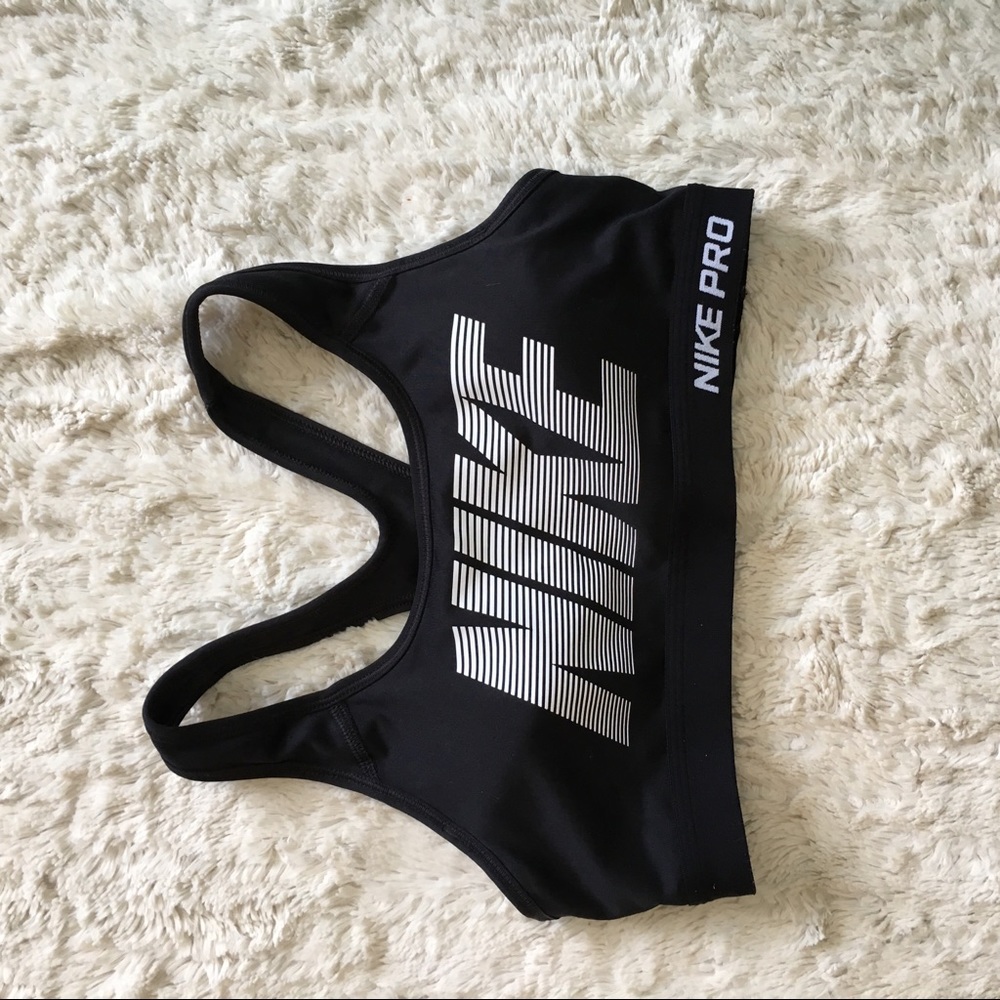 Nike pro sports bra, gently used, great support